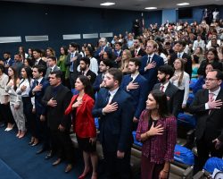 OAB/DF dá boas-vindas a 100 novos profissionais em cerimônias de entrega de carteiras