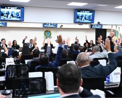 “OAB-DF aprova protocolo sobre julgamento de racismo no futebol”, Folha de S.Paulo
