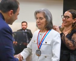 Ministra Cármen Lúcia é homenageada na OAB/DF durante sessão do Conselho Federal