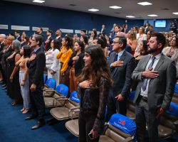 OAB/DF entrega carteiras a 45 novos advogados e advogadas e anuncia entrega de projeto sobre violência doméstica à CLDF