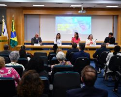 OAB/DF participa de painel do Dia da Internet Segura promovido pela ANATEL