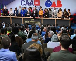 Em cerimônia, na tarde desta terça-feira (24), OAB/DF consagra início da jornada profissional de 51 novos advogados e advogadas