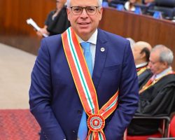 Presidente da OAB/DF recebe do TJDFT a Ordem do Mérito Judiciário no grau Grã-Cruz