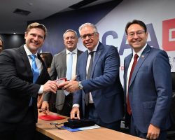 OAB/DF entrega carteiras a novos profissionais em cerimônia que destaca ética e gestão de carreira