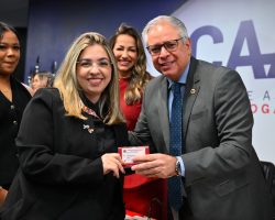 Inclusão e pertencimento marcam solenidade de entrega de carteiras na OAB/DF