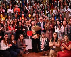 IV Conferência Distrital da Mulher Advogada é aberta com homenagem à força feminina e Roberta Queiroz assumindo a presidência em exercício da OAB/DF