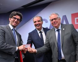 OAB/DF entrega carteiras a 91 novos profissionais da advocacia
